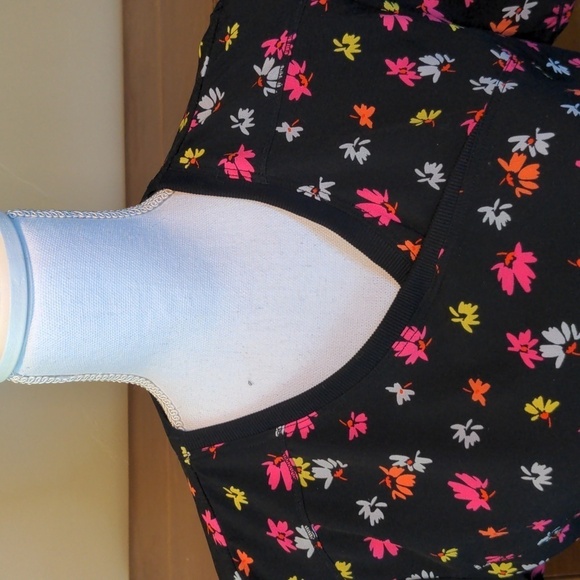 CHEROKEE INFINITY floral stretch scrub top Sz M - Picture 3 of 11